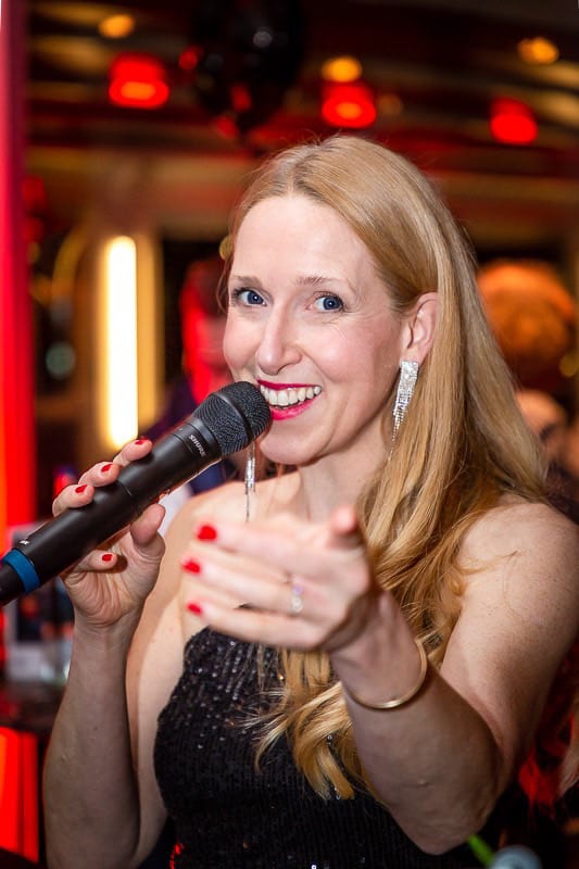 Kat Wulff auf der Sylter Christmas Night von Gastgeber Jürgen Gosch.